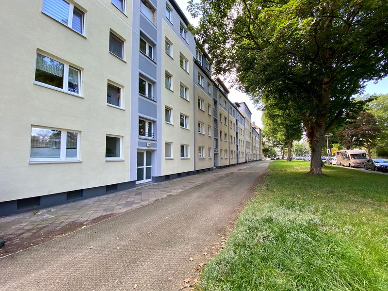 2-Zimmer-Wohnung mit Balkon und küche in Düsseldorf-Düsseltal